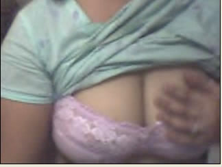 housewife_on_webcam.flv_snapshot_02.44__2011.10.23_08.07.16_.jpg
